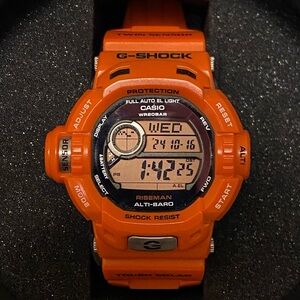 Casio G-Shock Riseman Rescue Orange G-9200R with metal box - excellent condition